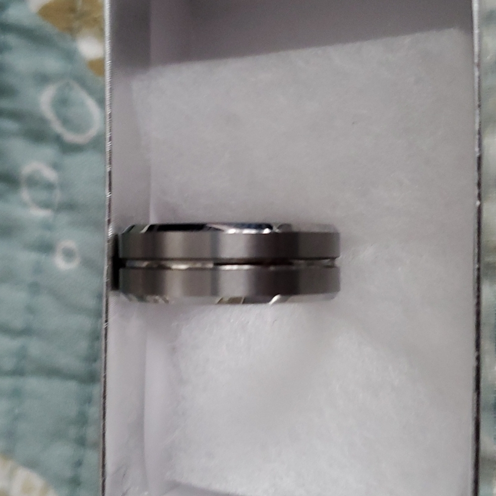Ring - Picture 2 of 3
